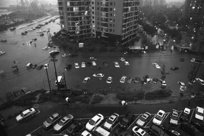 北京昨日遭遇61年最大暴雨 一天连发五次预警