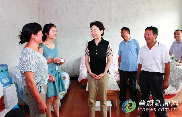 张九萍在泽州县高都镇大泉河村下乡住村