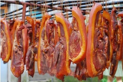 熏腊肉污染空气系谣言 媒体做实验验证:不造成实质影响(图)2