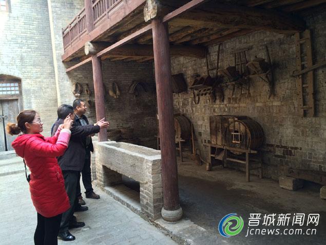 �ο����ڲι۲�չ�еļ���Ļ�