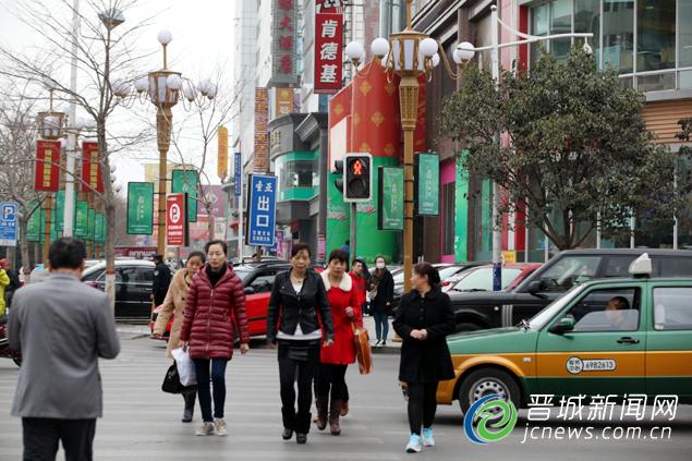 �ں��ǽ���ƻ��ֽ���ڣ���λ���˽�鴳��ƹ���·