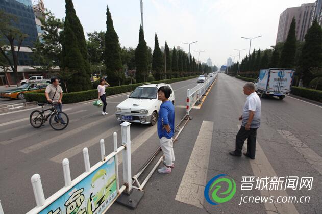 “人让车”的现象很常见。